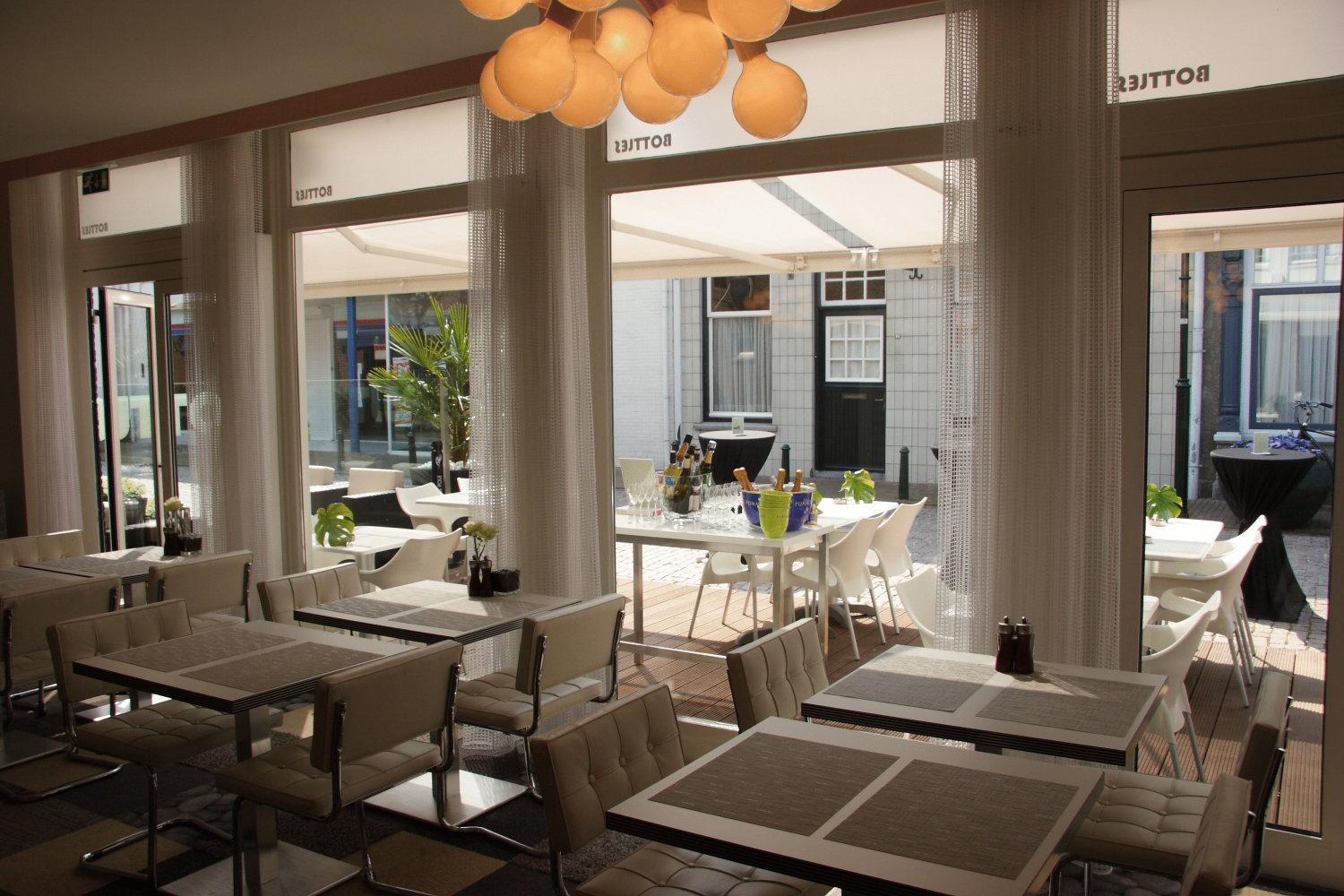 Hotel & Appartementen Royal 사스반겐트 외부 사진