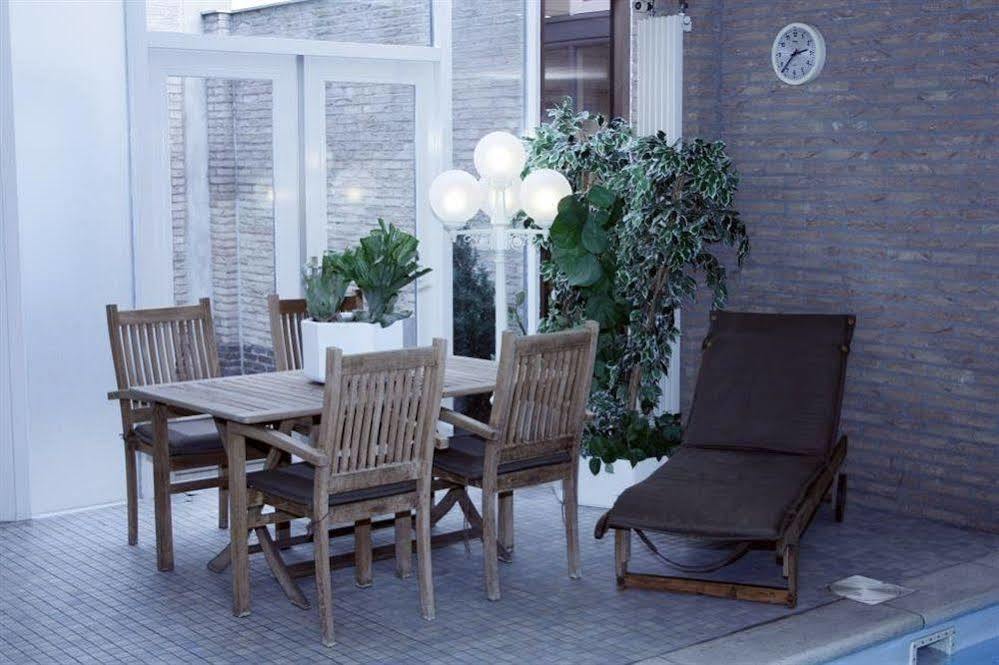 Hotel & Appartementen Royal 사스반겐트 외부 사진