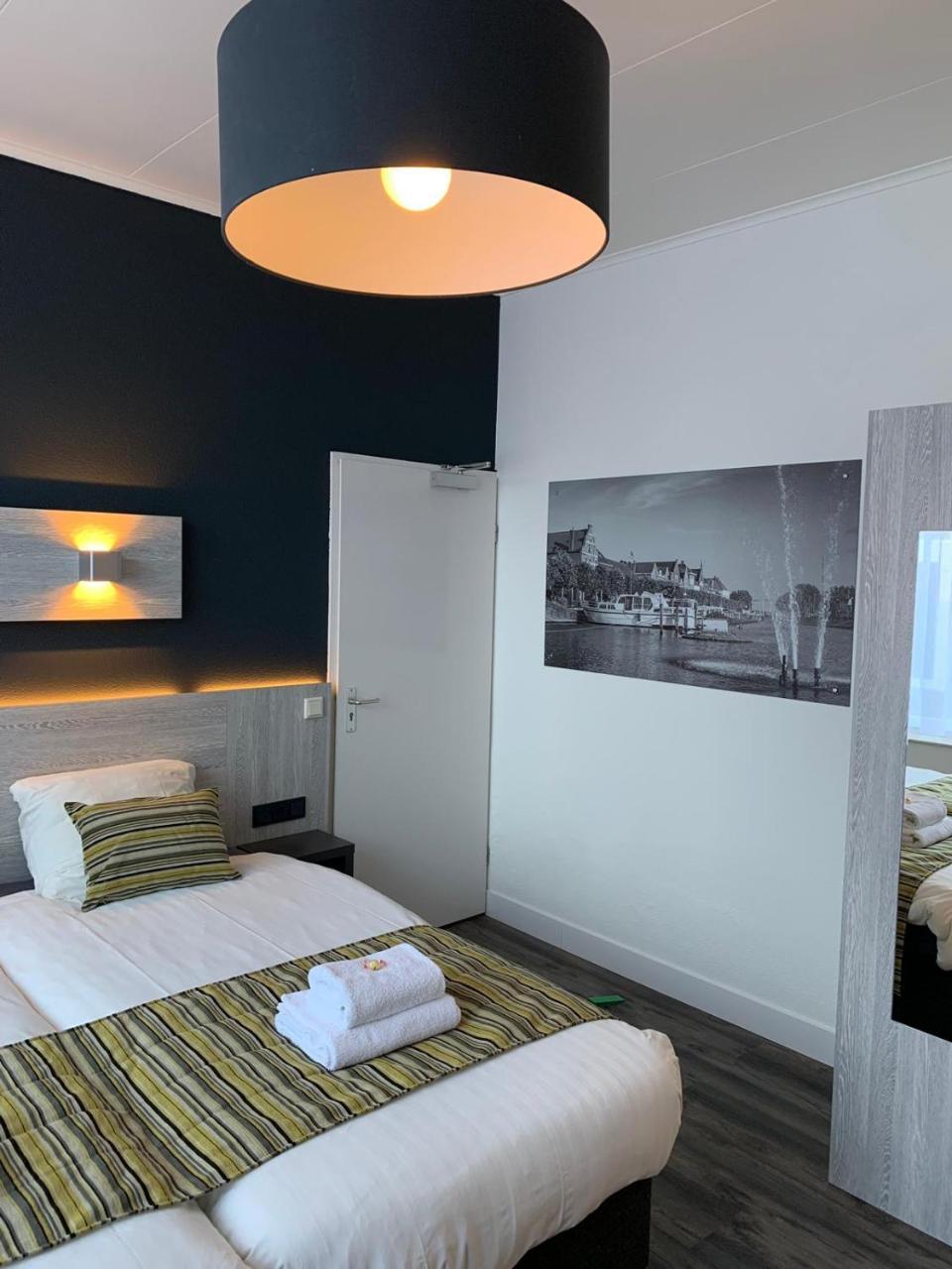 Hotel & Appartementen Royal 사스반겐트 외부 사진