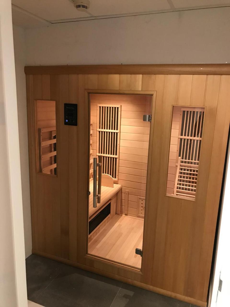 Hotel & Appartementen Royal 사스반겐트 외부 사진
